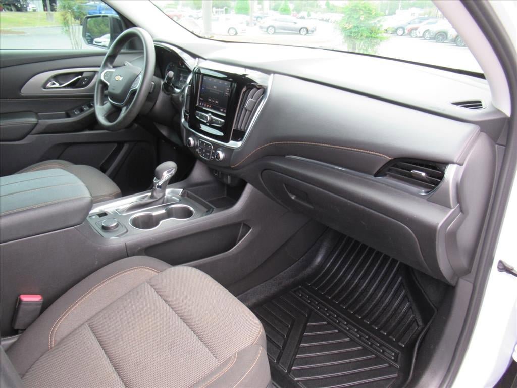 Used 2021 Chevrolet Traverse LS FWD image 11