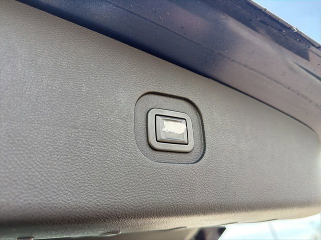 Used 2017 Chevrolet Equinox Premier w/ Enhanced Convenience Package image 11