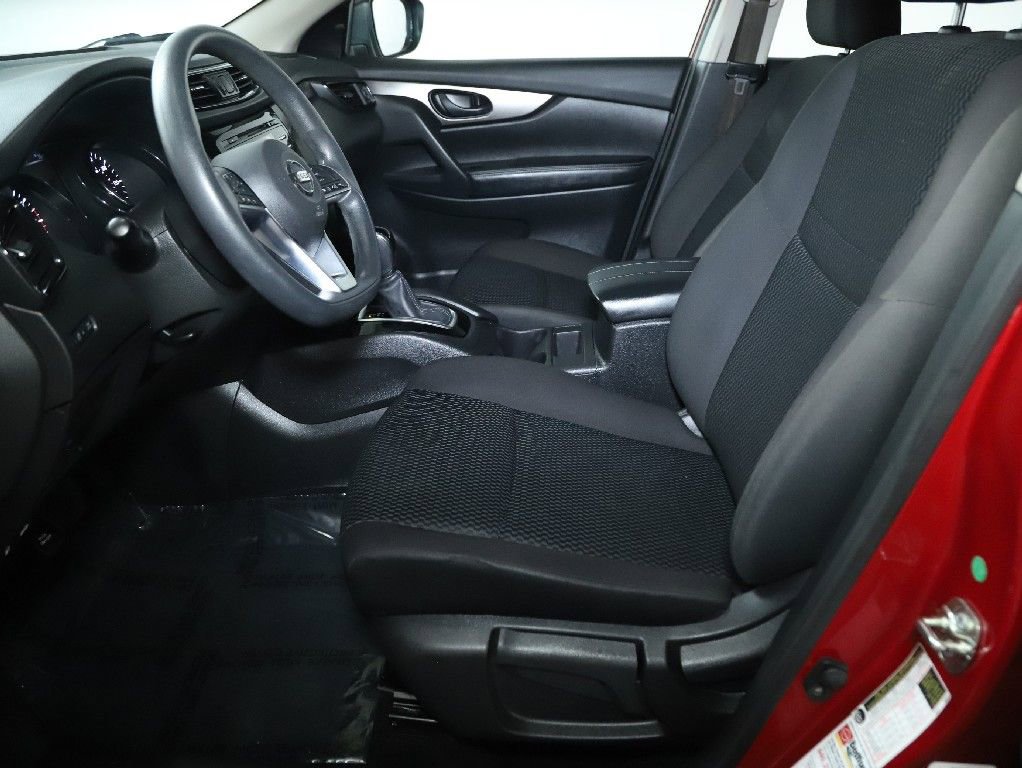 Used 2018 Nissan Rogue Sport S image 18