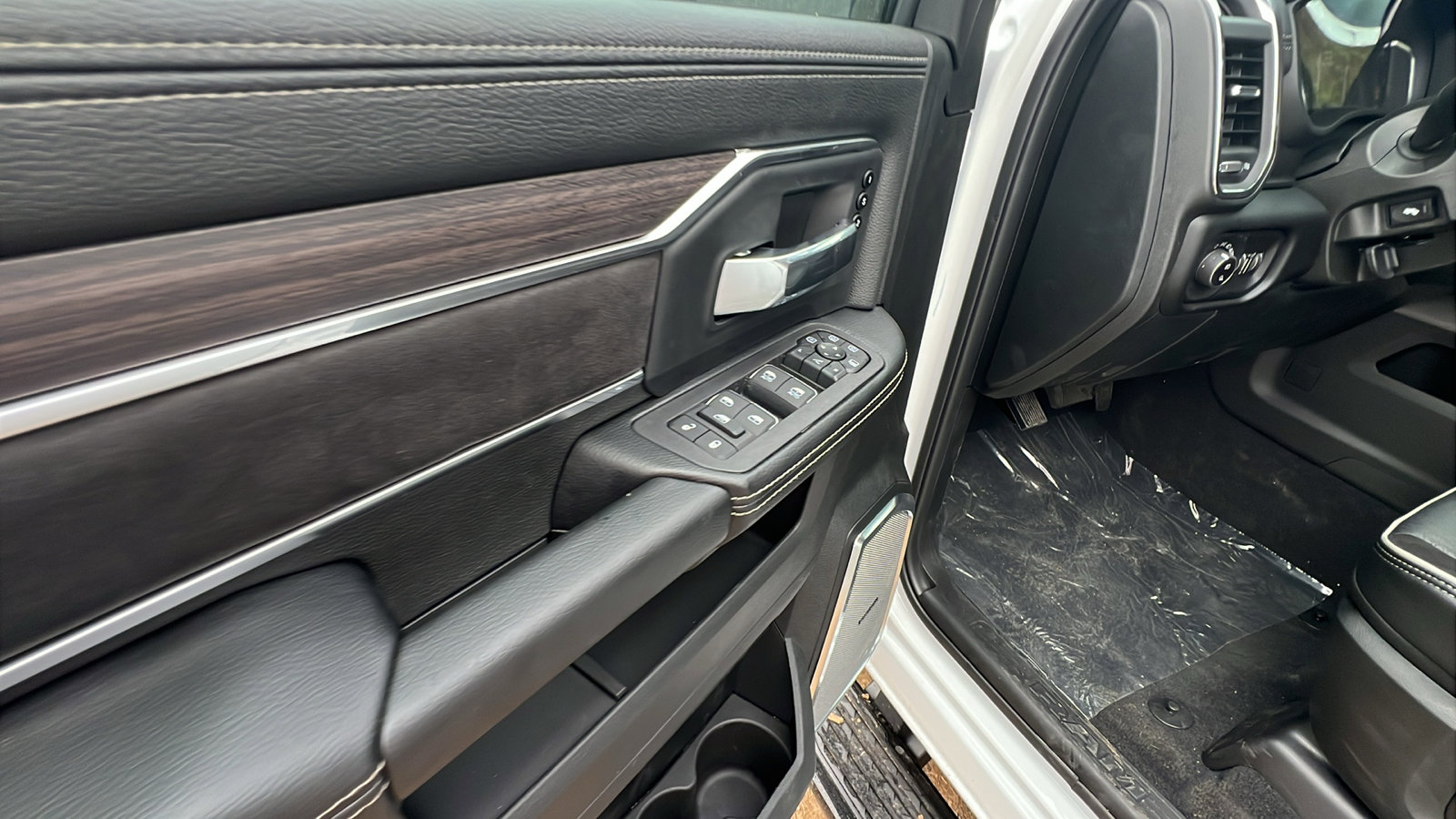 New 2026 RAM 3500 Laramie image 15