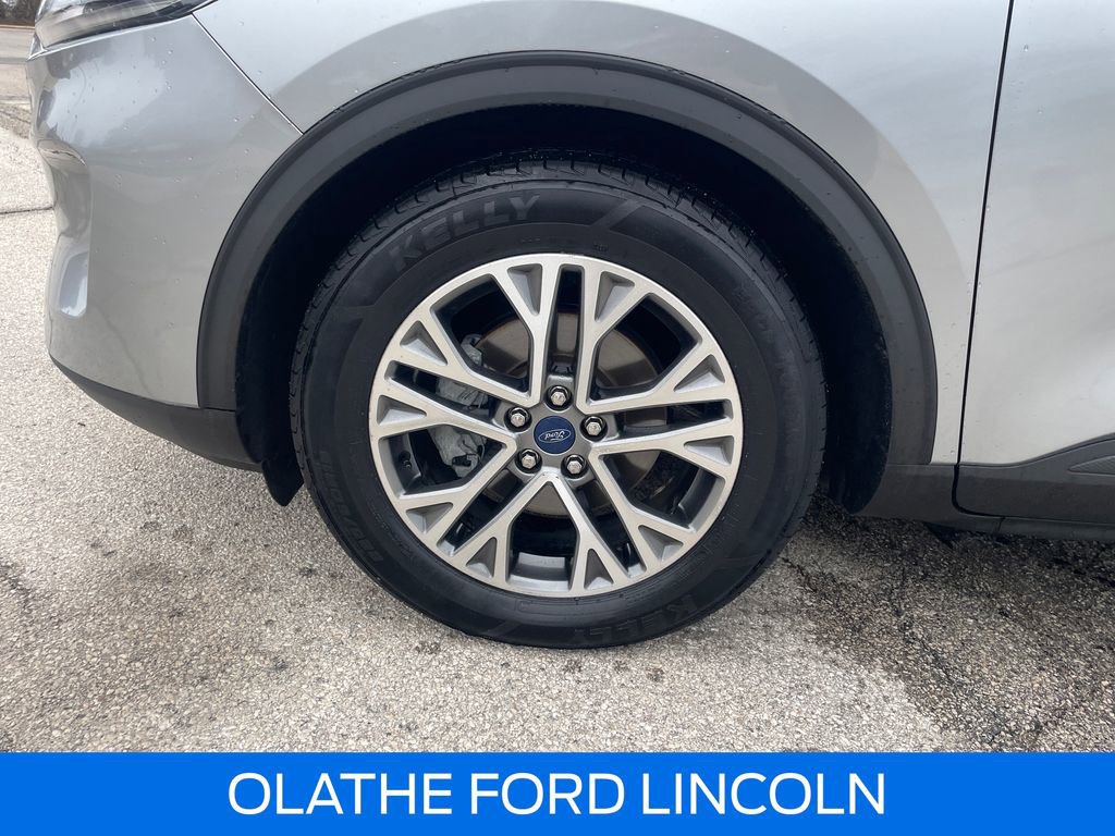 Certified 2022 Ford Escape SEL image 32