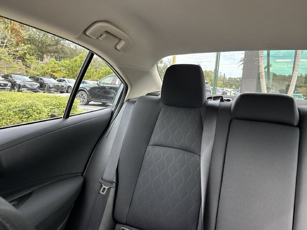 Used 2020 Toyota Corolla LE FWD image 17