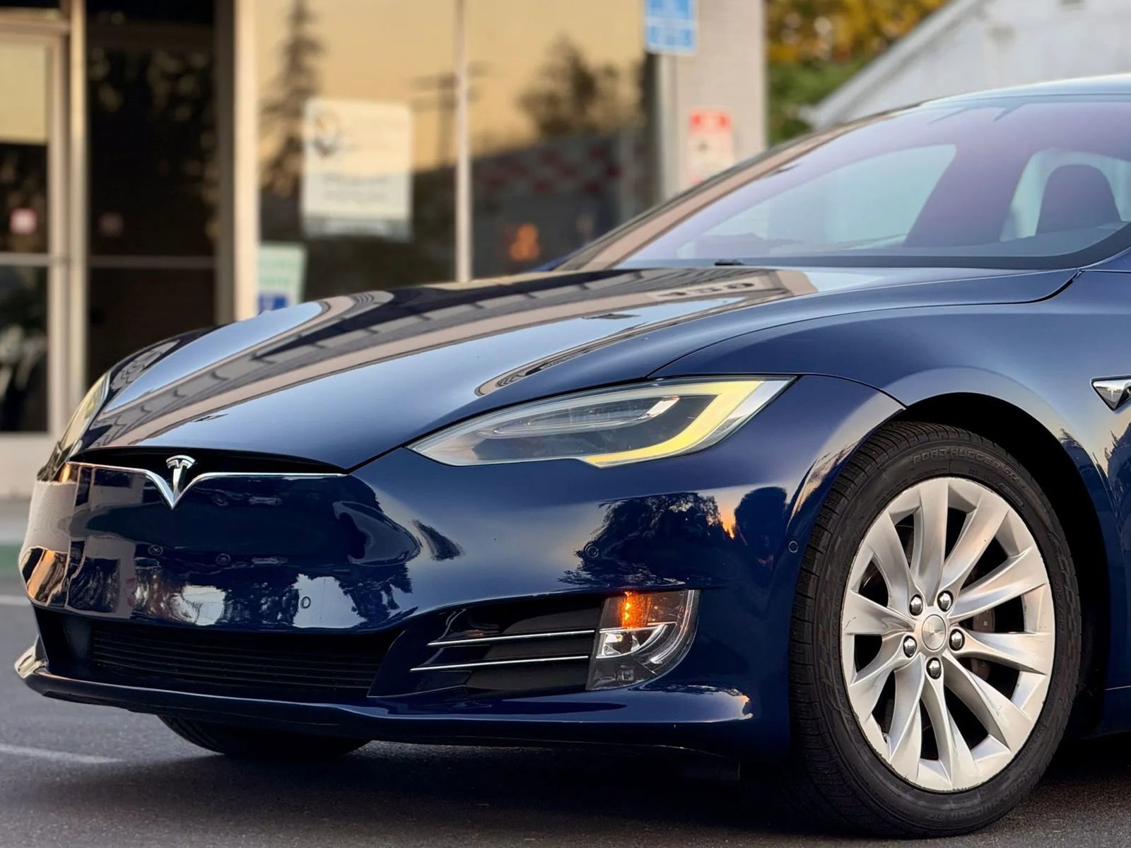 Used 2018 Tesla Model S 75D AWD/4WD image 4