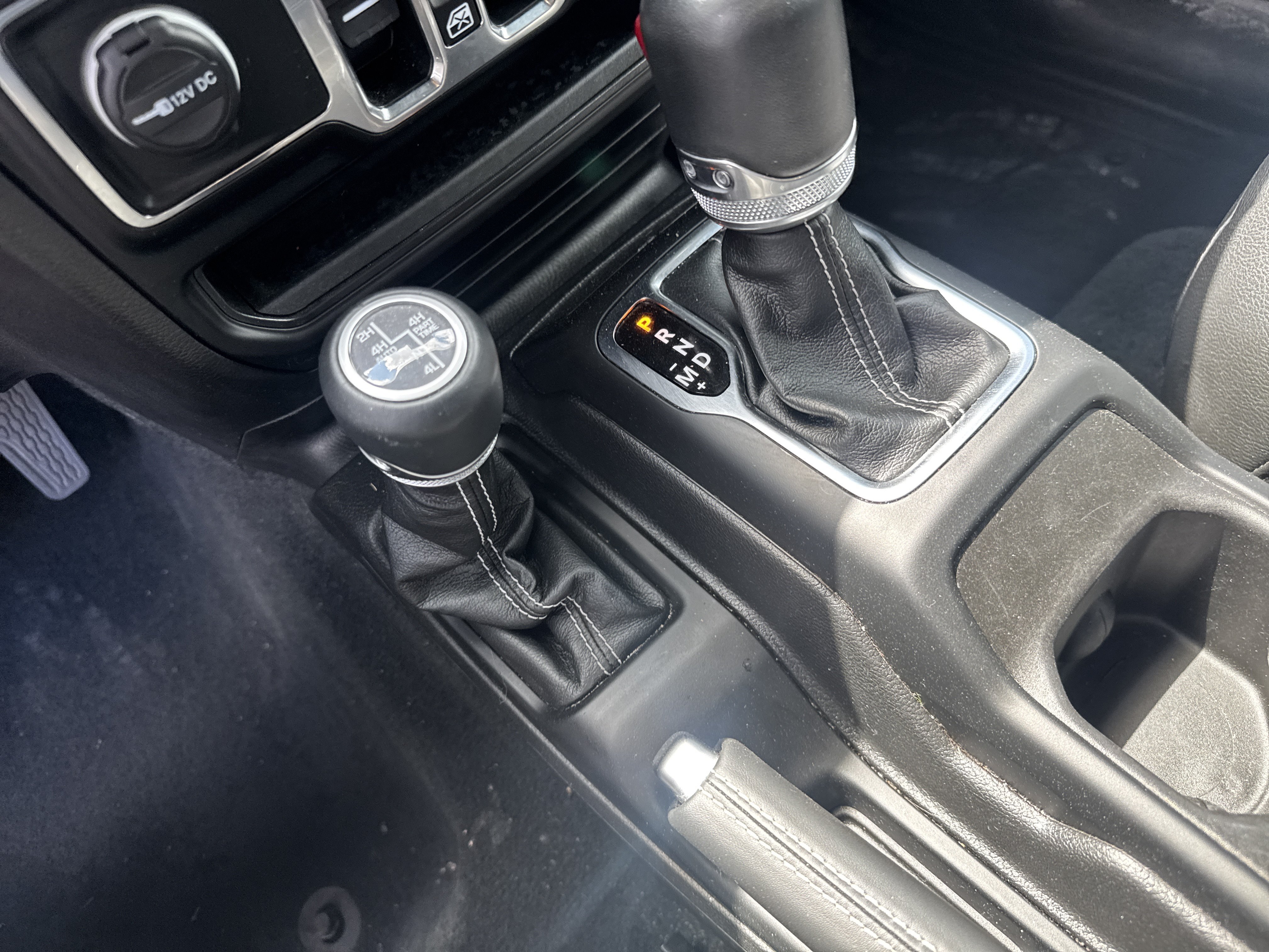 Used 2023 Jeep Wrangler Unlimited Sahara w/ Cold Weather Group AWD/4WD image 24