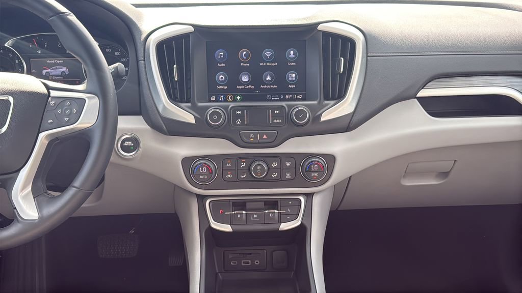 Used 2024 GMC Terrain SLT image 19