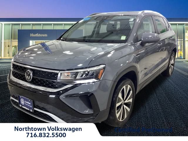 Certified 2023 Volkswagen Taos SE image 3