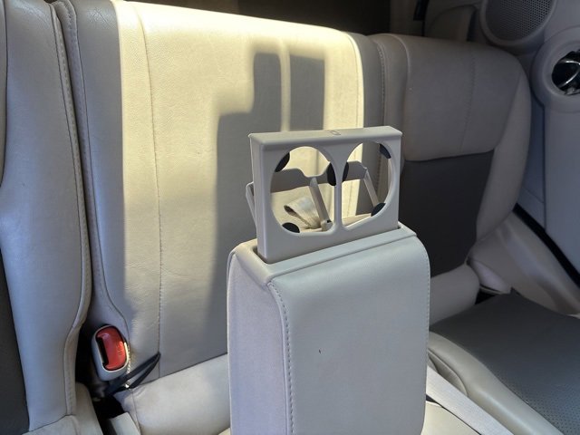 Used 2006 Jeep Commander Limited image 20