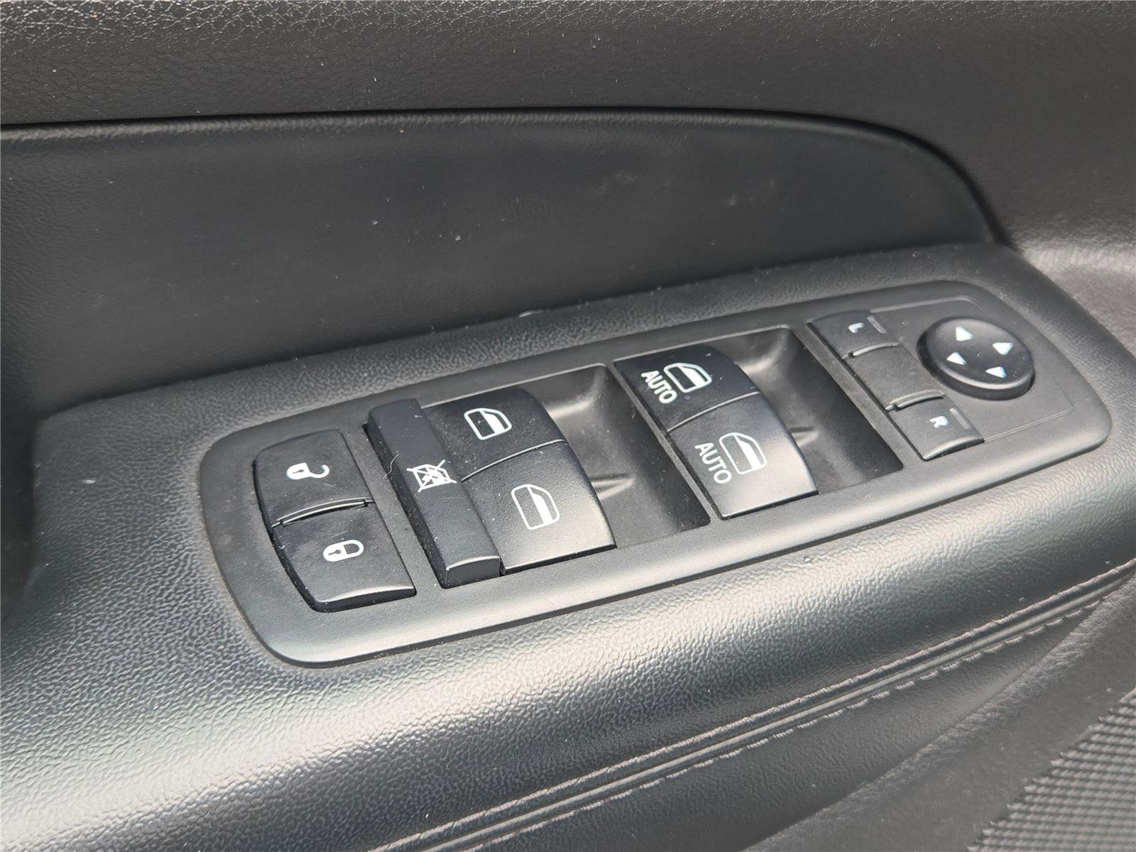 Used 2018 Jeep Grand Cherokee Laredo AWD/4WD image 20