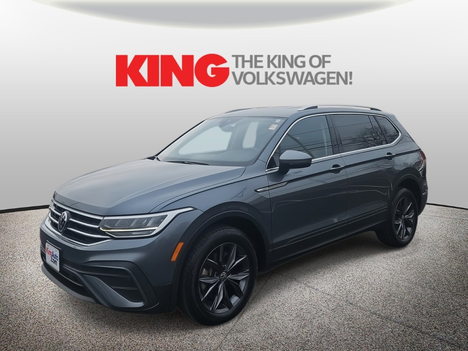 Certified 2024 Volkswagen Tiguan SE image 8