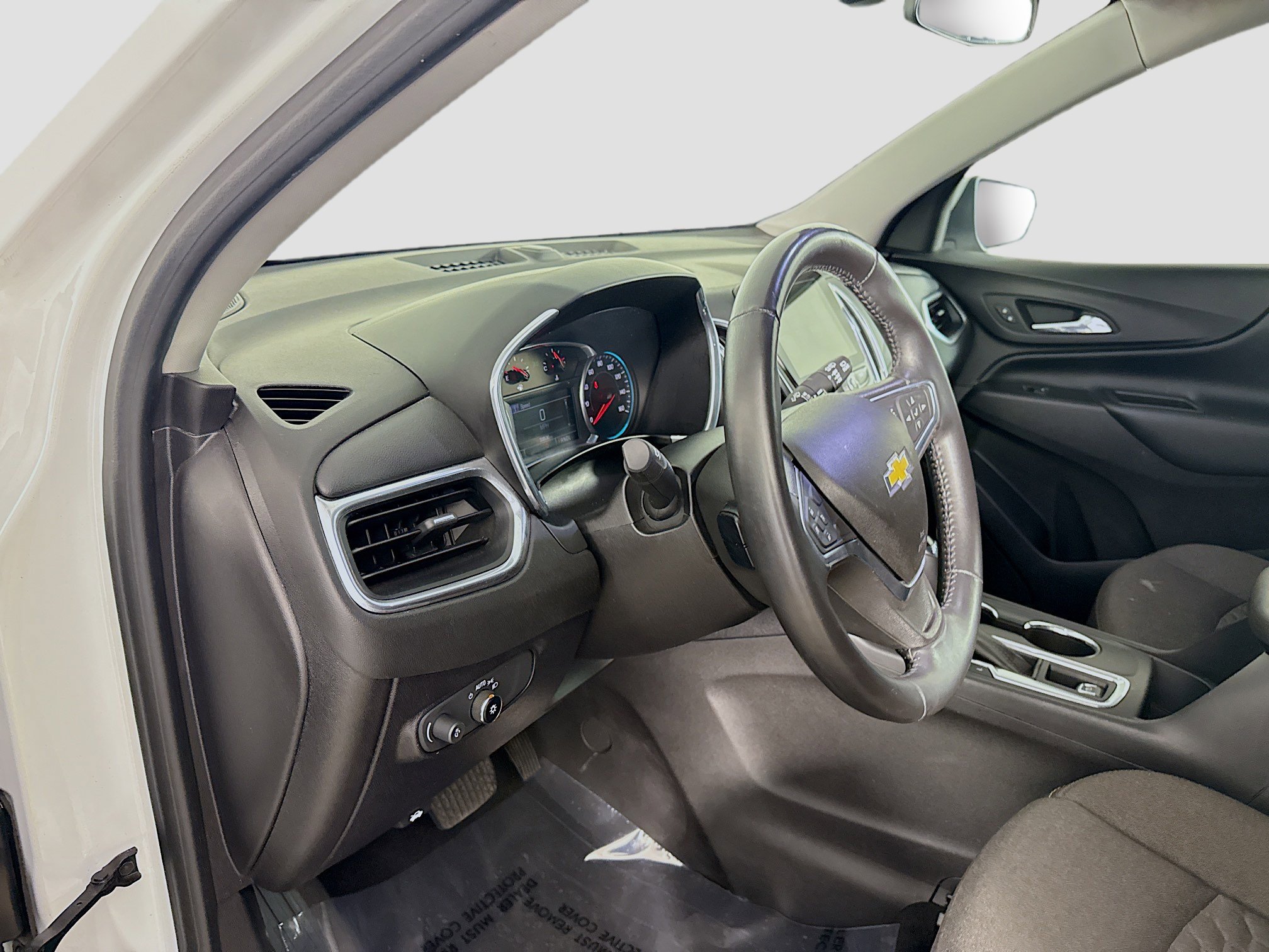Used 2018 Chevrolet Equinox LT w/ Sun & Infotainment Package FWD image 23