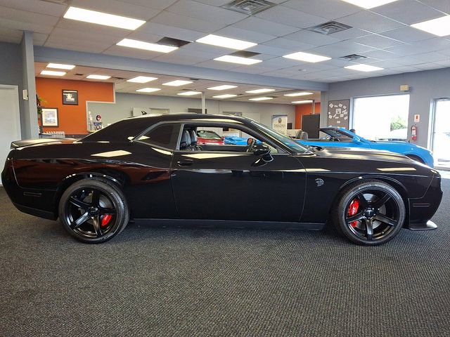 Used 2022 Dodge Challenger SRT Hellcat w/ Plus Package RWD image 7