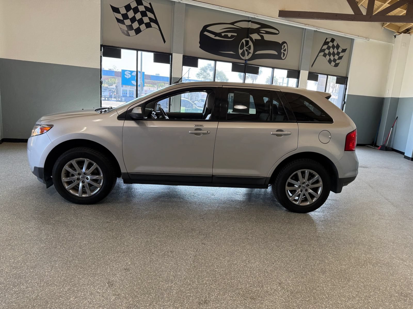 Used 2013 Ford Edge SEL FWD image 4