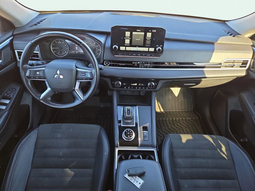 Used 2024 Mitsubishi Outlander SE Black Edition image 21