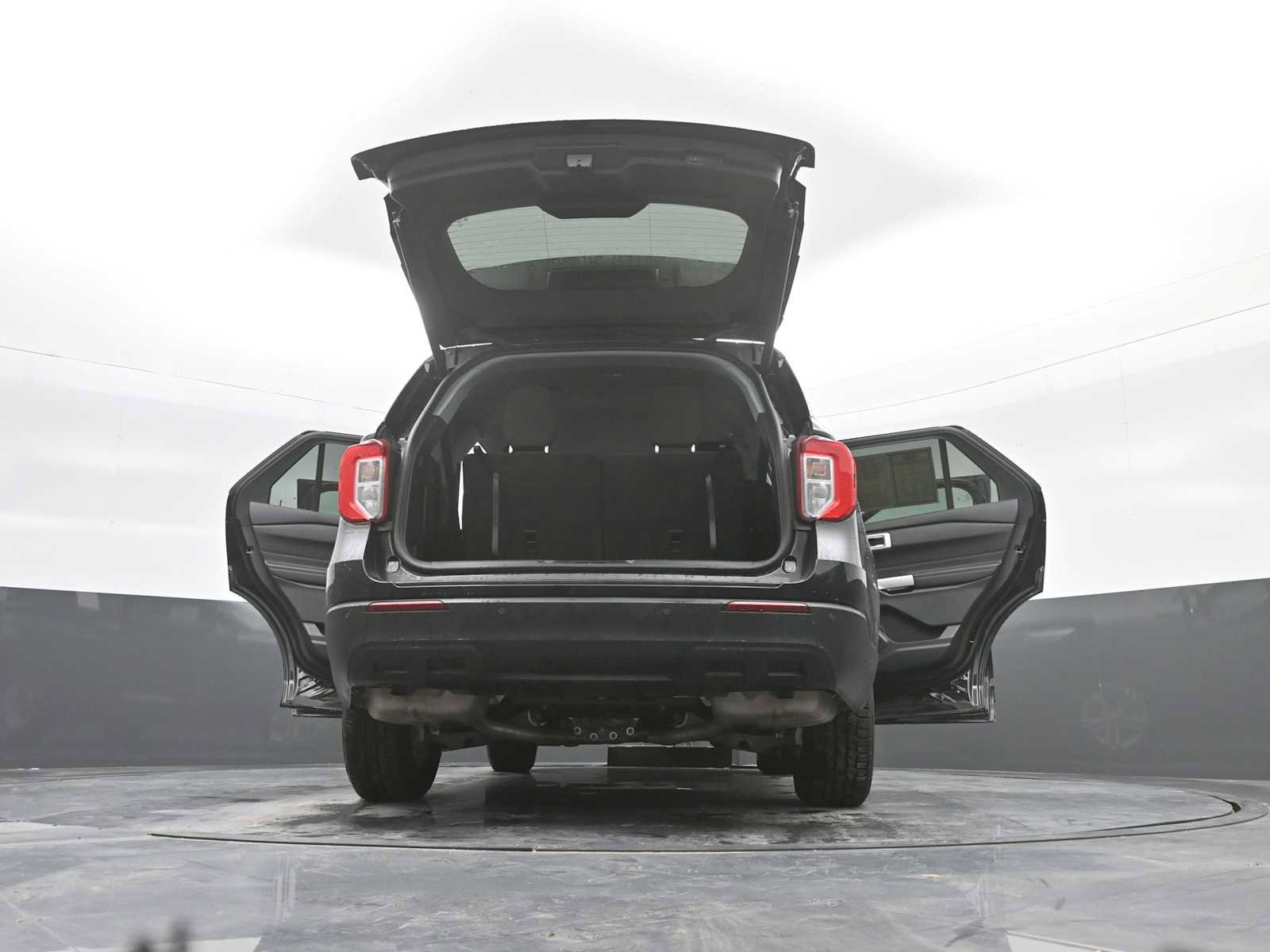 Used 2022 Ford Explorer XLT image 41