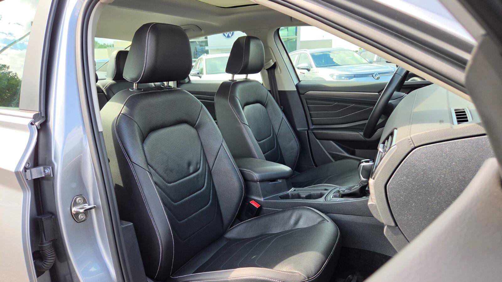 Certified 2023 Volkswagen Jetta SEL FWD image 52