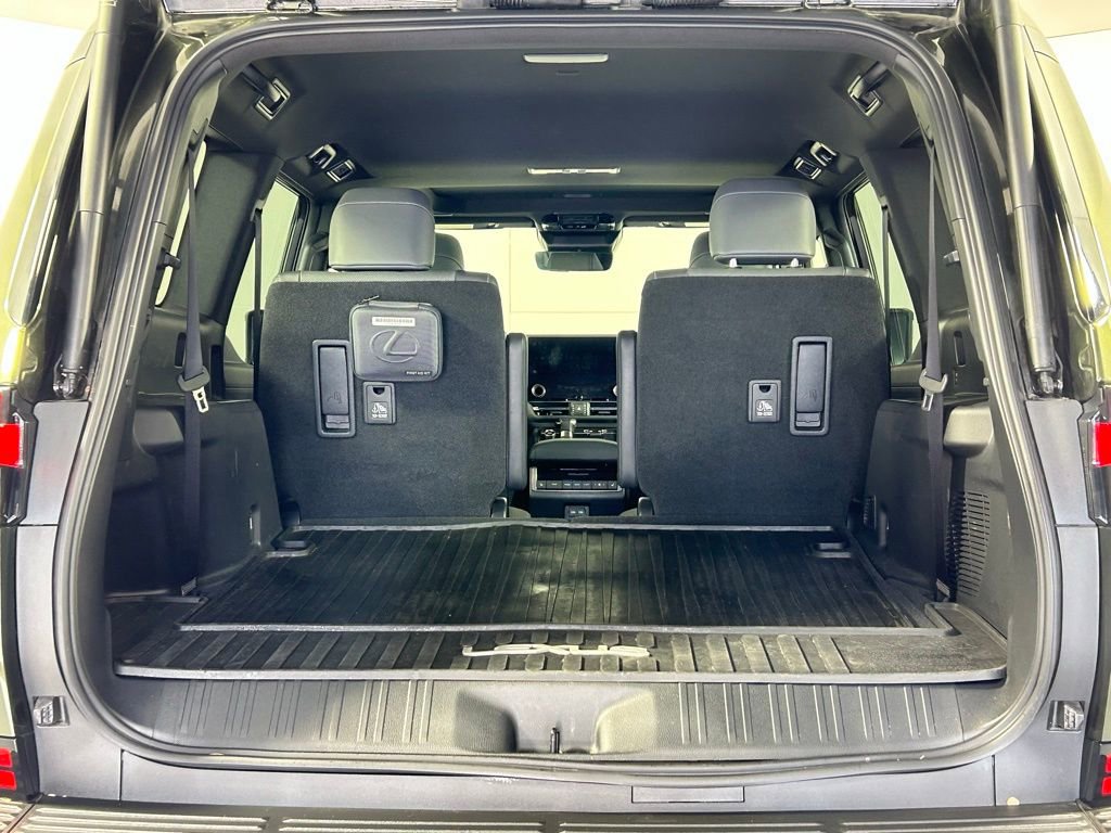 Used 2024 Lexus GX 550 w/ Accessory Package (2T) AWD/4WD image 16
