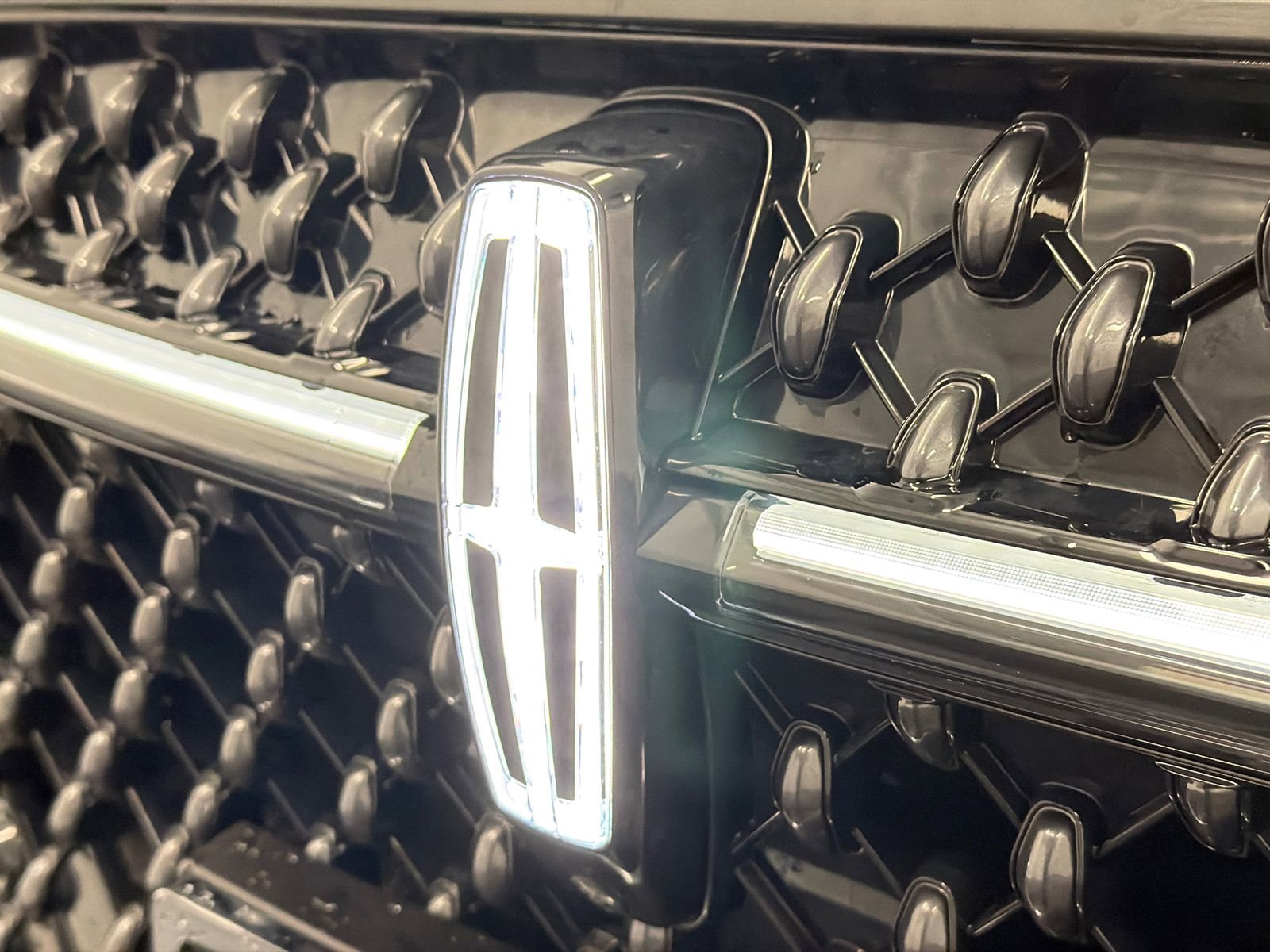 New 2026 Lincoln Nautilus Reserve image 14