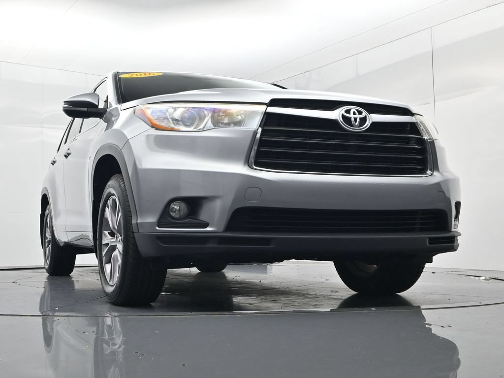 Used 2016 Toyota Highlander Plus AWD/4WD image 36