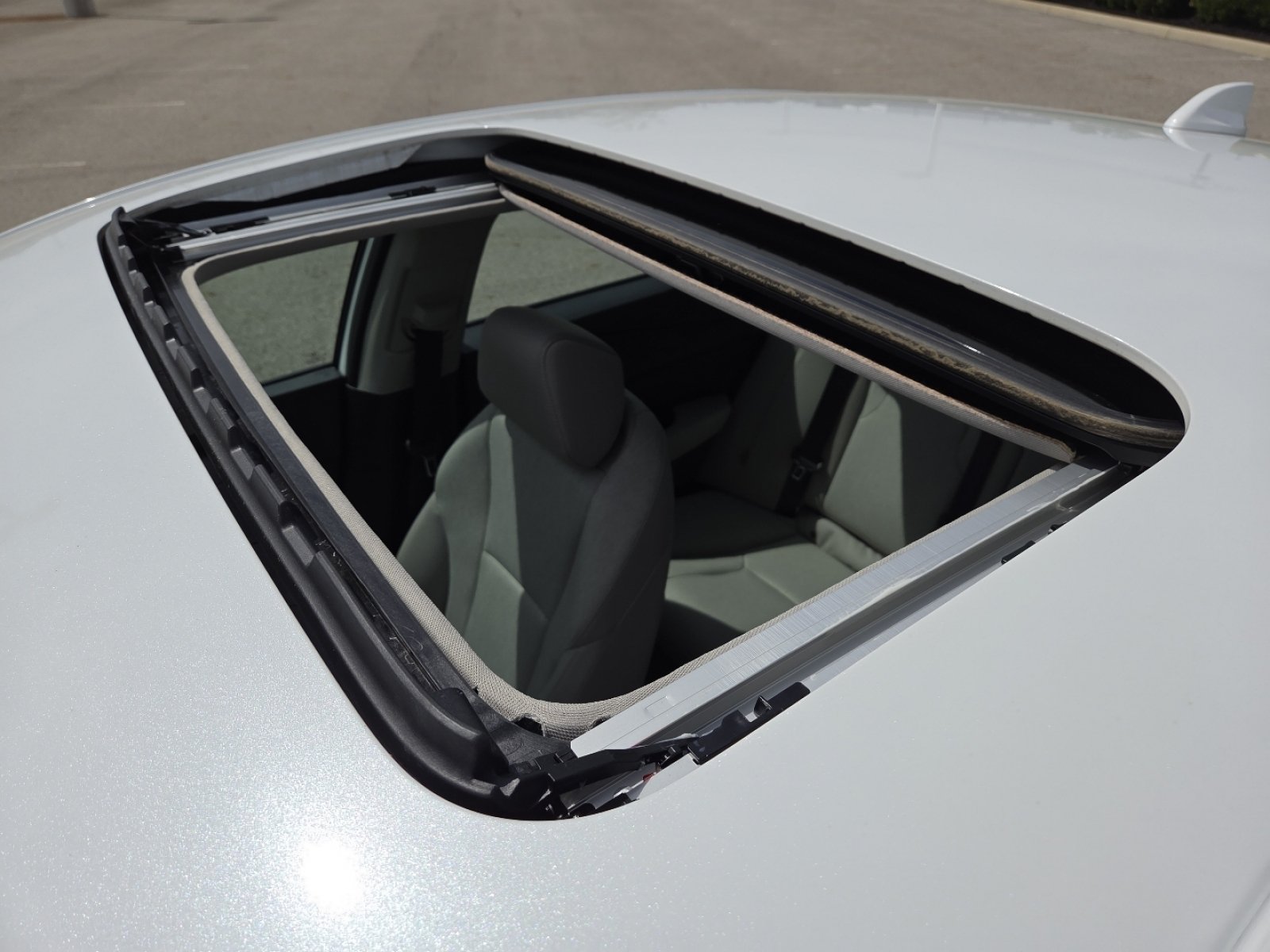 Used 2024 Honda Accord EX image 4