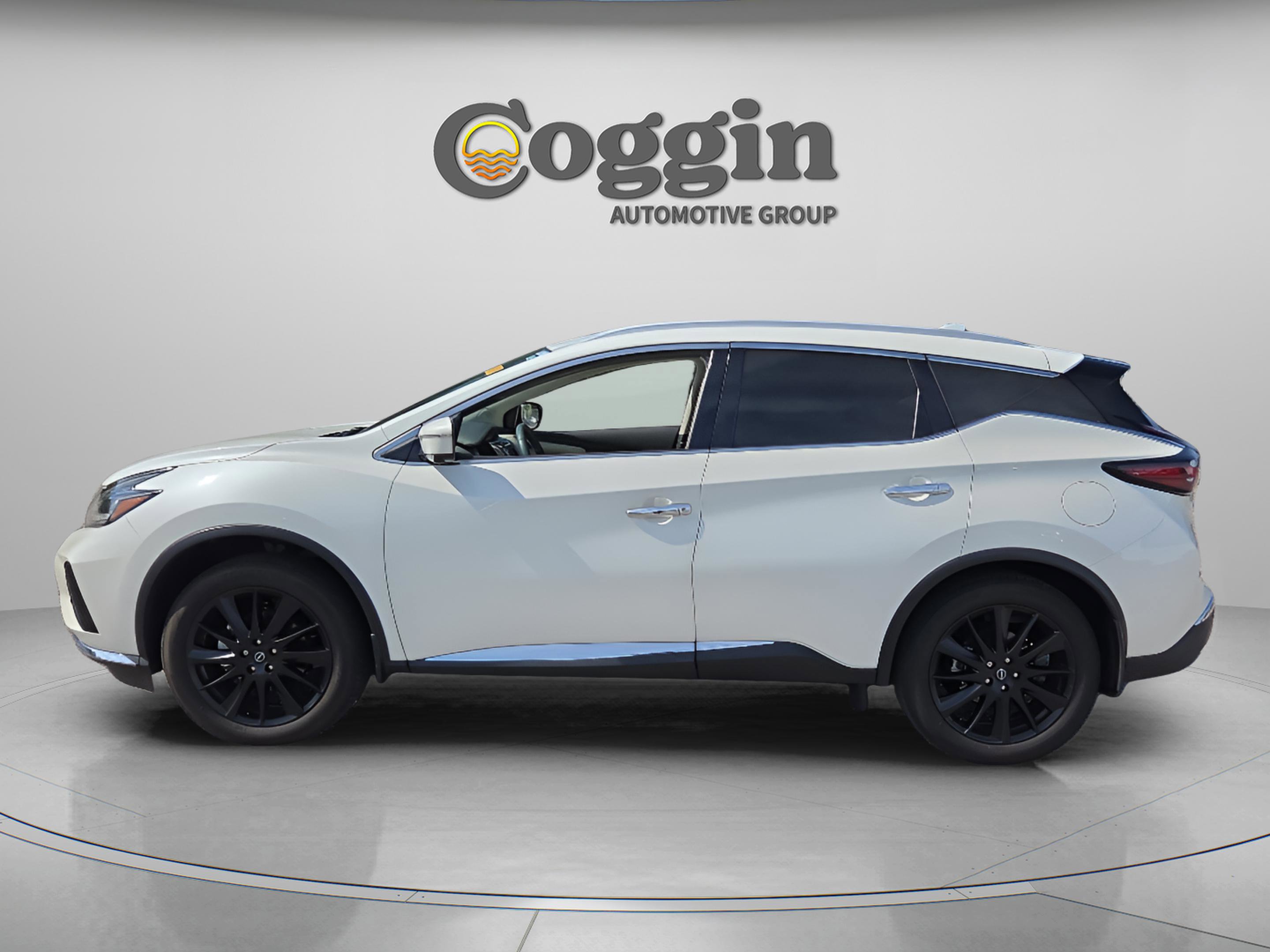 Used 2024 Nissan Murano Platinum w/ Cargo Package FWD image 2