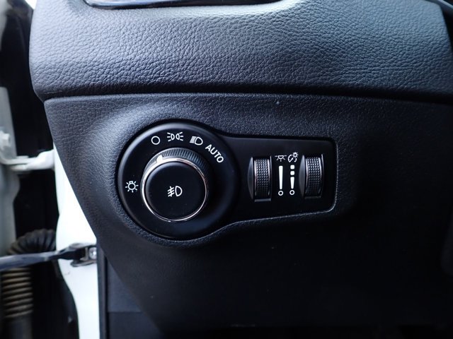 Used 2018 Jeep Compass Limited w/ Navigation Group AWD/4WD image 16
