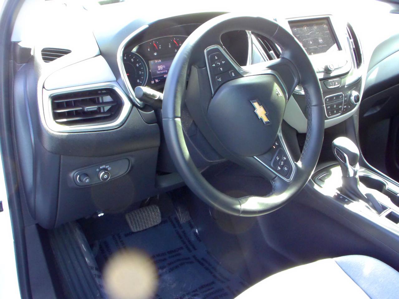 Used 2023 Chevrolet Equinox LT w/ Driver Convenience Package AWD/4WD image 5