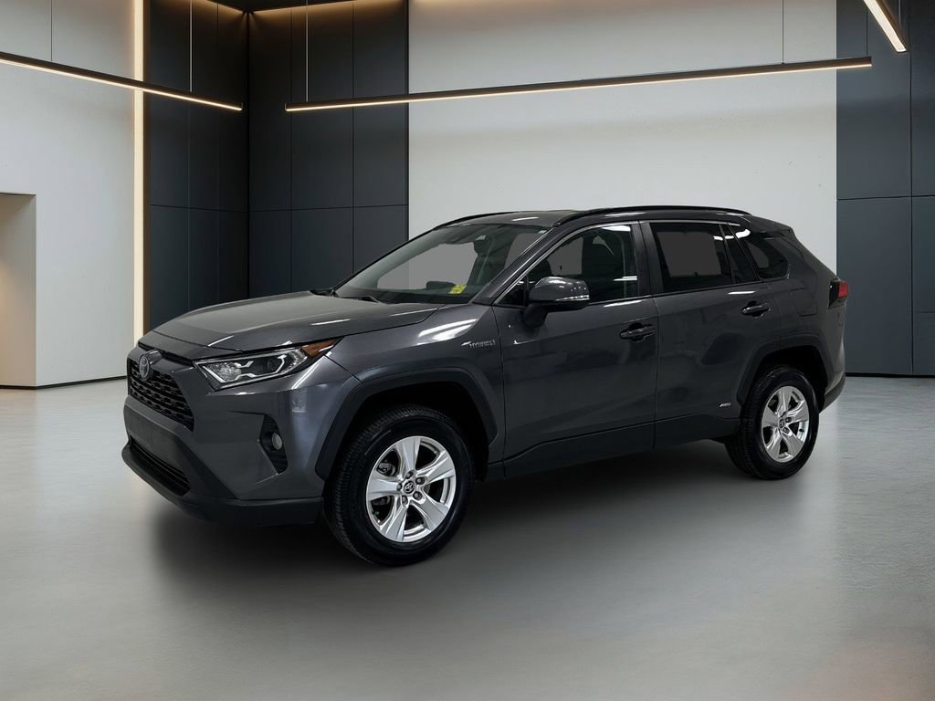 Used 2021 Toyota RAV4 XLE AWD/4WD image 1