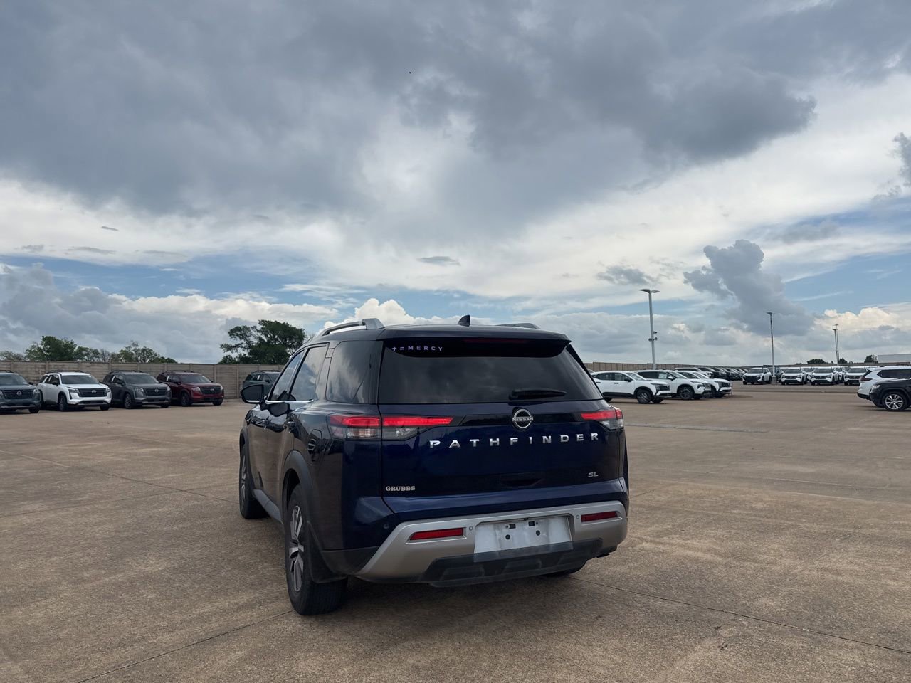 Certified 2022 Nissan Pathfinder SL w/ Lighting Package (N92) FWD image 16