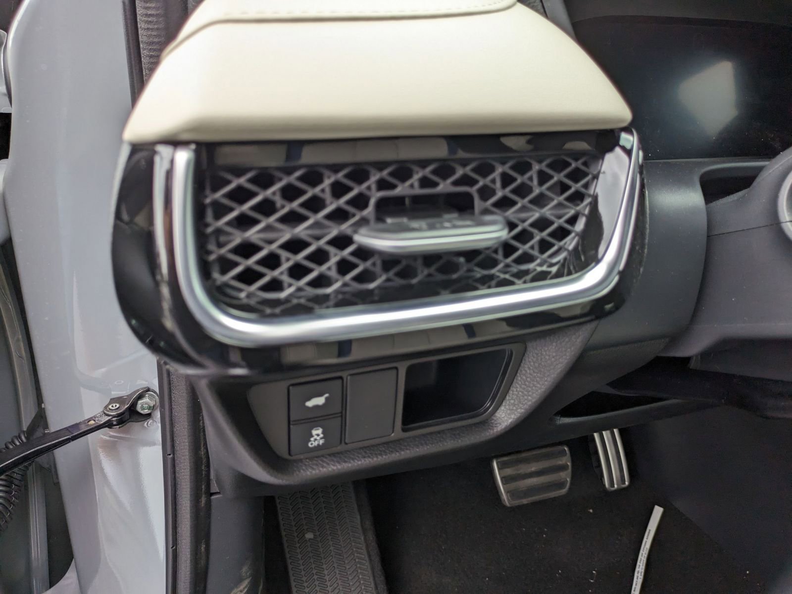 Certified 2025 Acura ADX A-Spec image 14