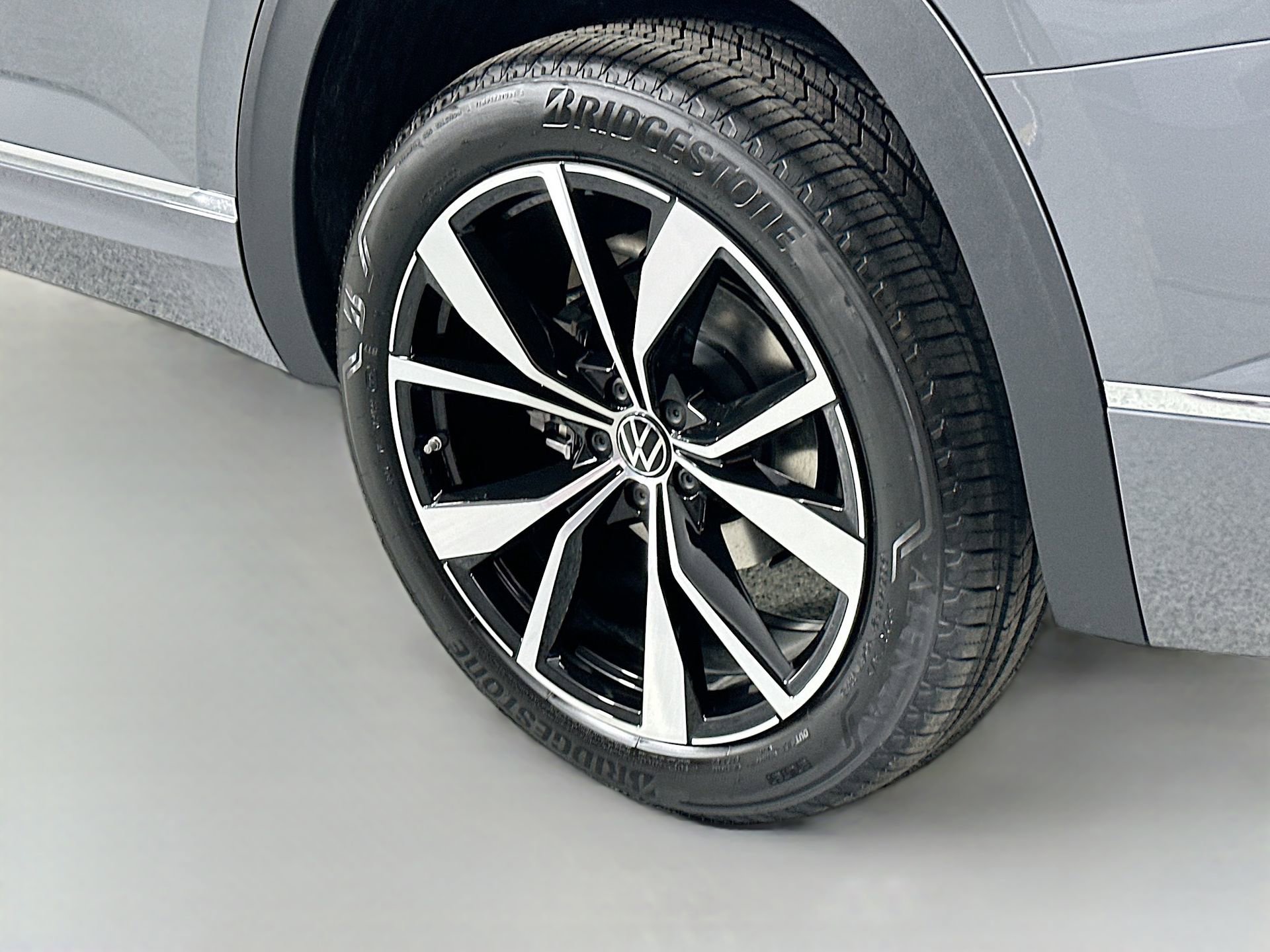 New 2026 Volkswagen Atlas SEL Premium R-Line image 8