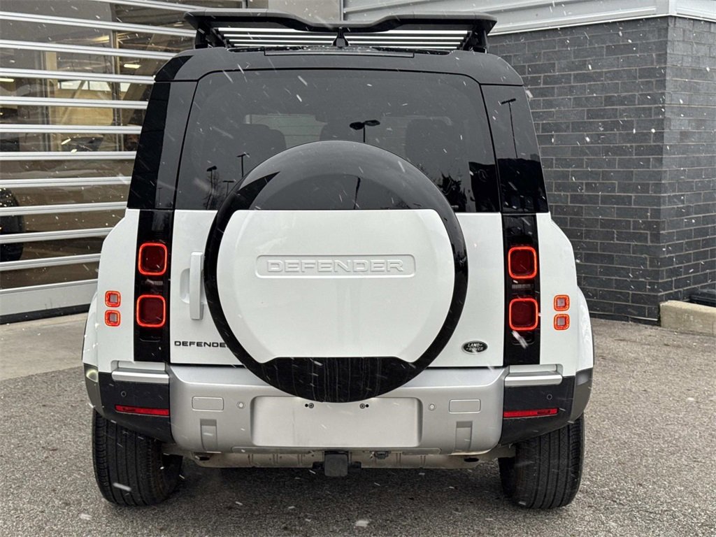 Used 2023 Land Rover Defender 110 S image 5