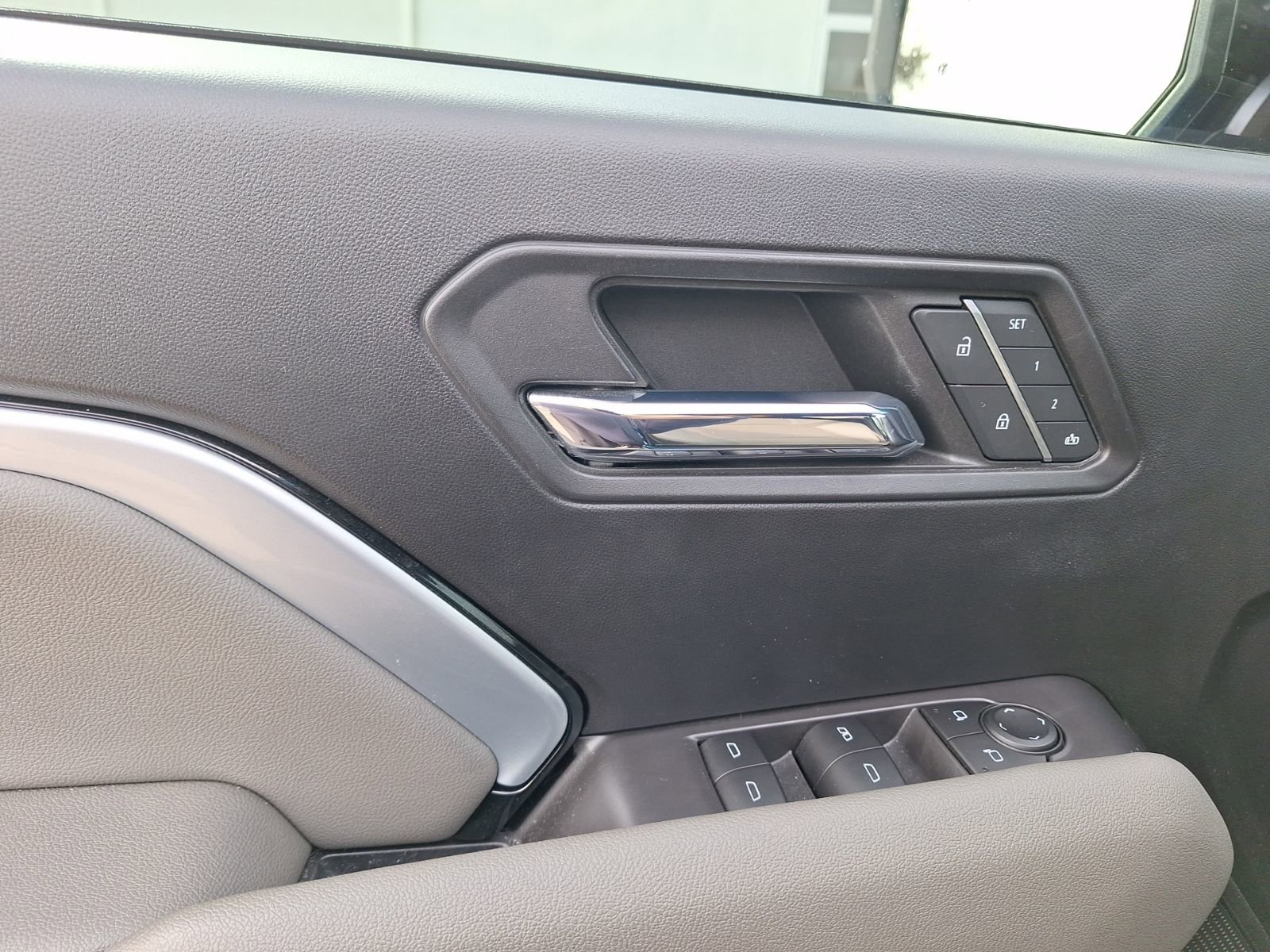 Used 2023 Chevrolet Colorado ZR2 w/ ZR2 Convenience Package III image 19