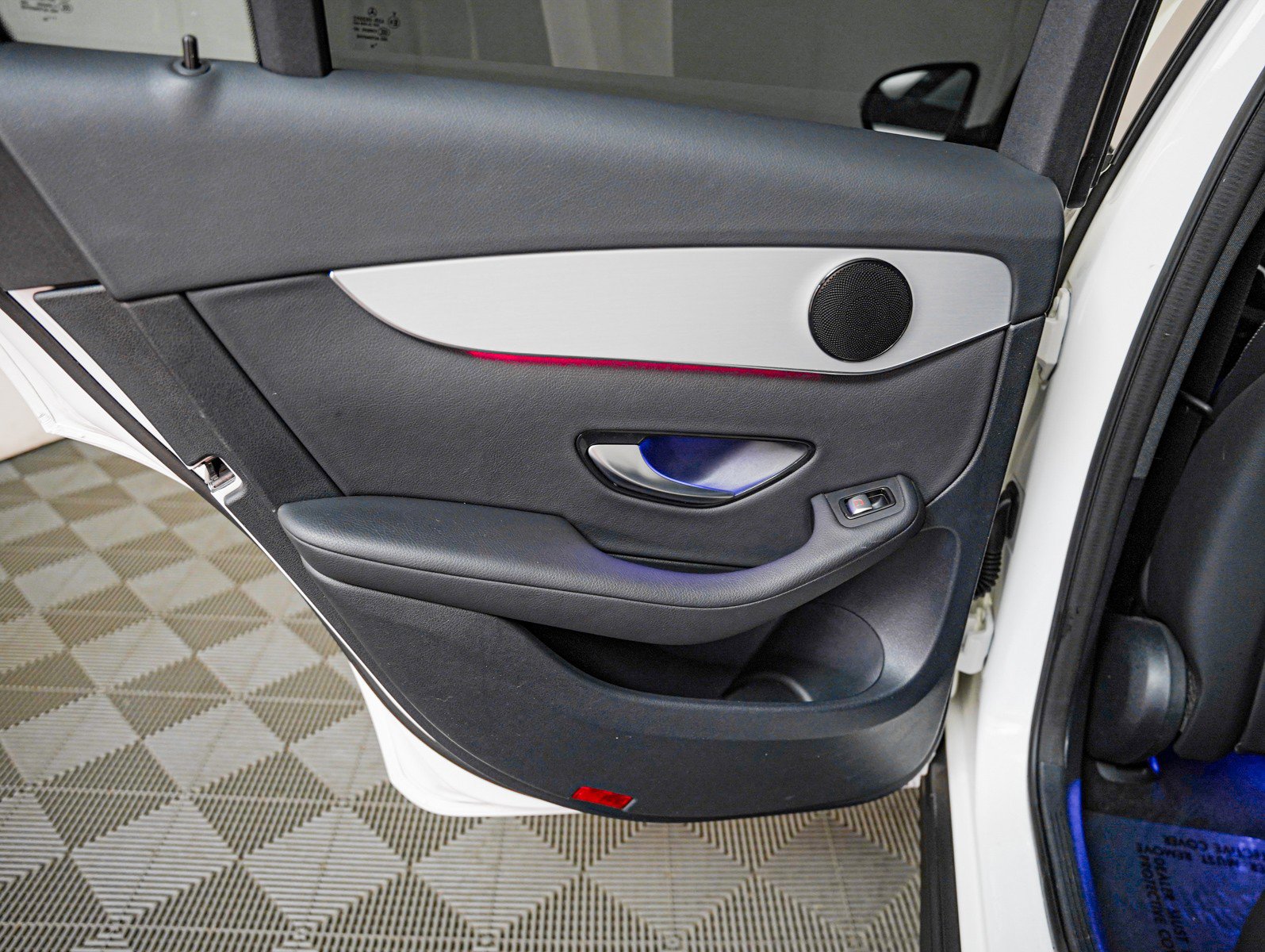 Used 2022 Mercedes-Benz GLC 300 image 25