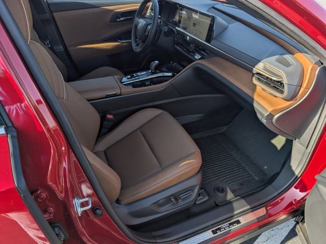 Used 2025 Toyota Crown Signia AWD/4WD image 12