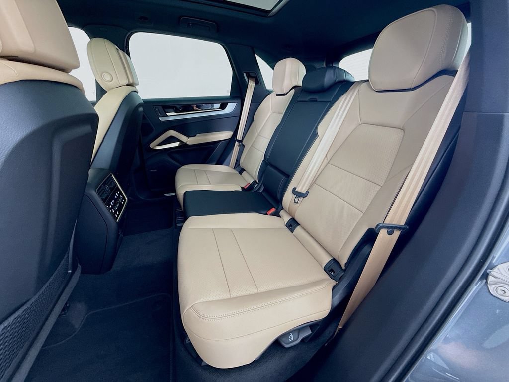 New 2026 Porsche Cayenne S AWD/4WD image 26