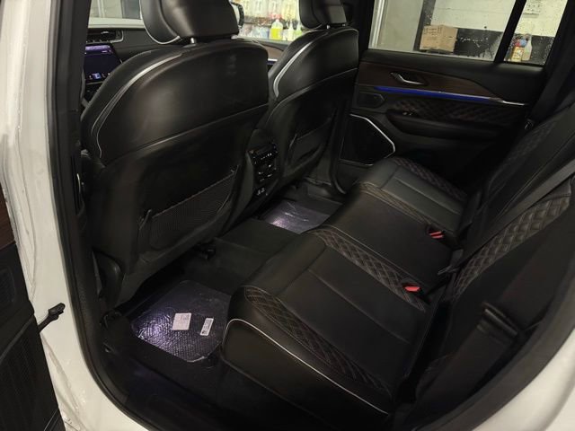 Used 2025 Jeep Grand Cherokee Summit image 19