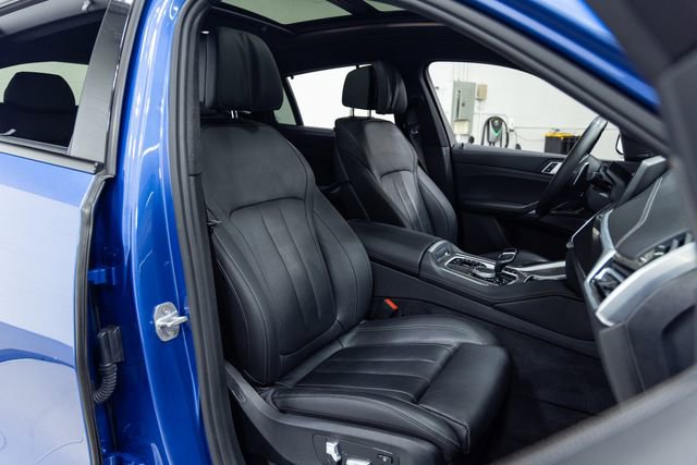 Used 2020 BMW X6 M50i w/ Executive Package image 24