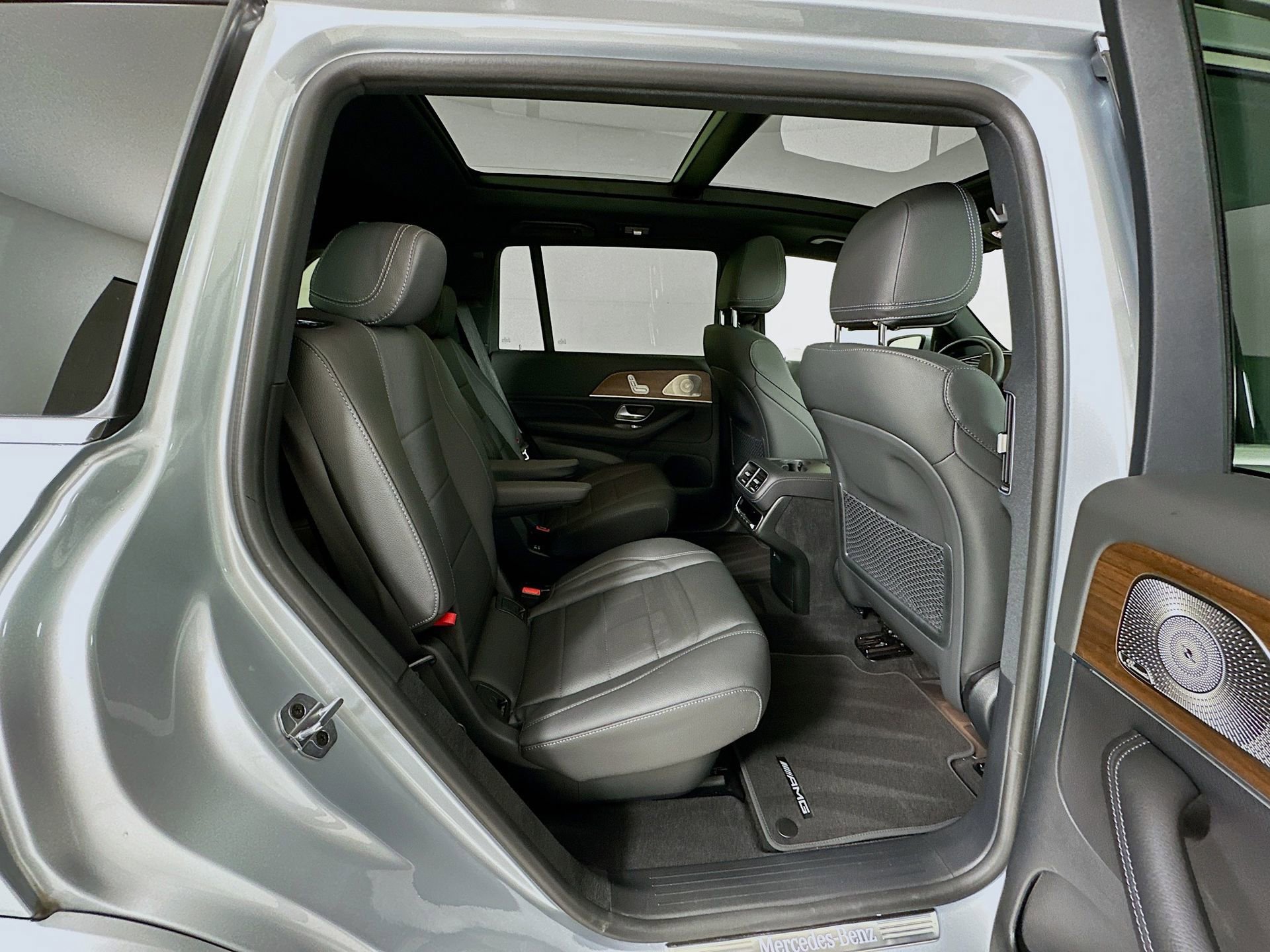 Certified 2025 Mercedes-Benz GLS 450 4MATIC image 32