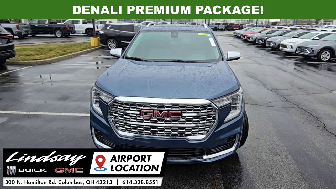 Used 2024 GMC Terrain Denali w/ Denali Premium Package image 3