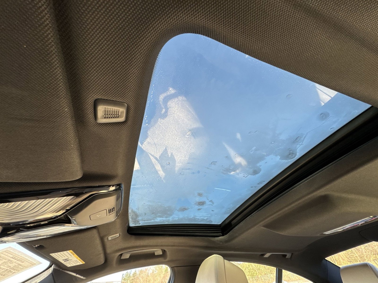 Used 2020 BMW 530e xDrive w/ Premium Package image 24