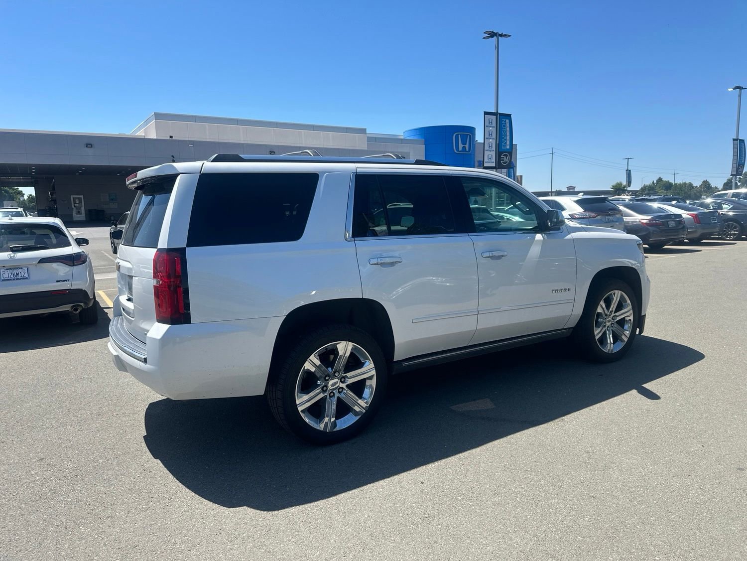 Used 2019 Chevrolet Tahoe Premier AWD/4WD image 3