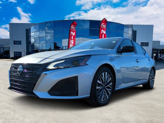 Used 2024 Nissan Altima 2.5 SV image 7
