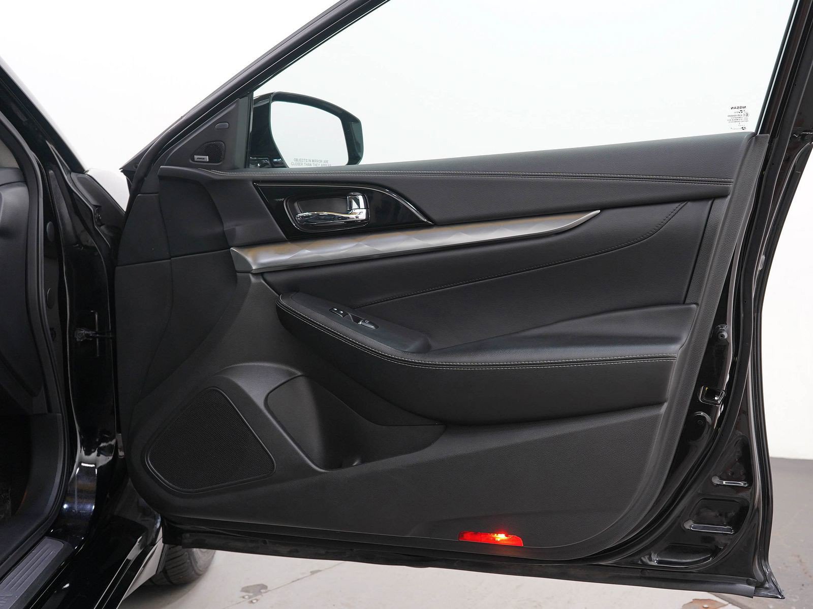 Used 2023 Nissan Maxima SL FWD image 9