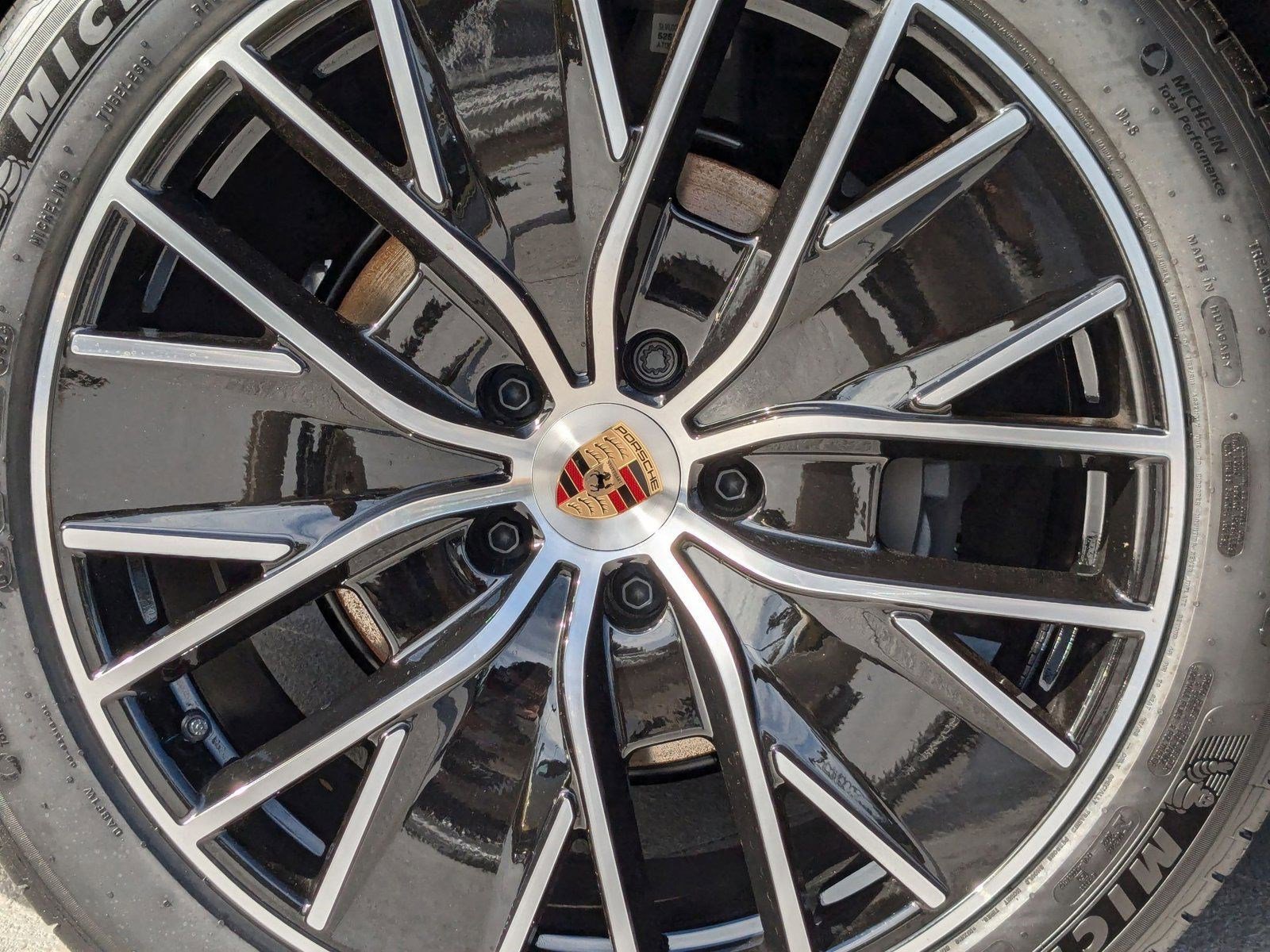 Certified 2025 Porsche Macan Electric image 21