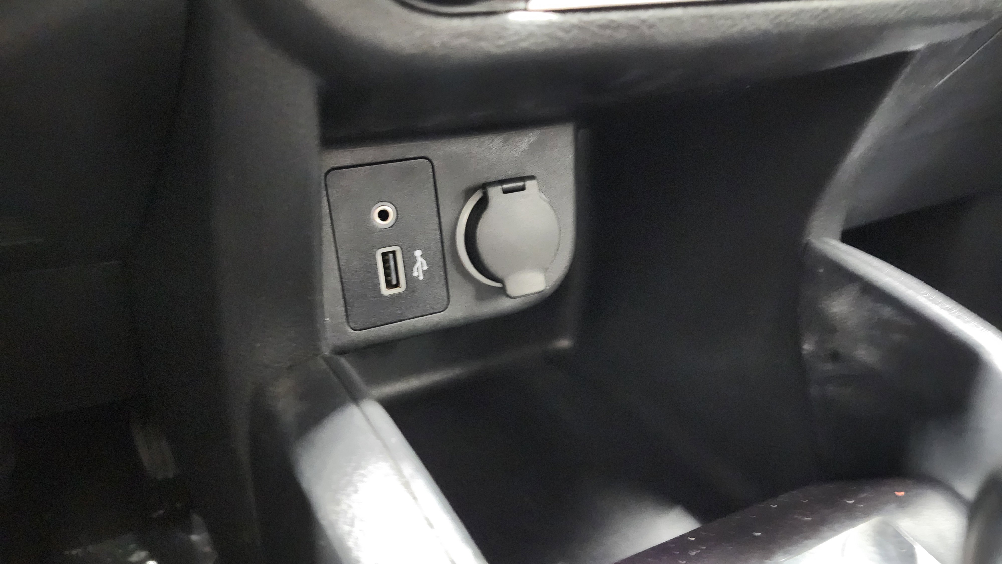 Used 2021 Nissan Kicks S image 6