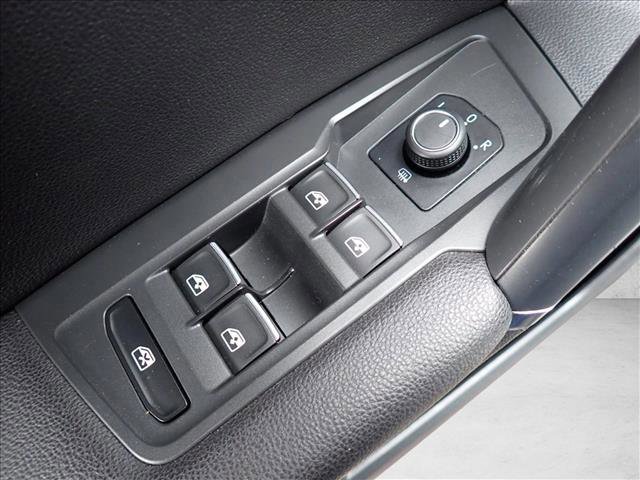Used 2018 Volkswagen Tiguan SEL AWD/4WD image 14