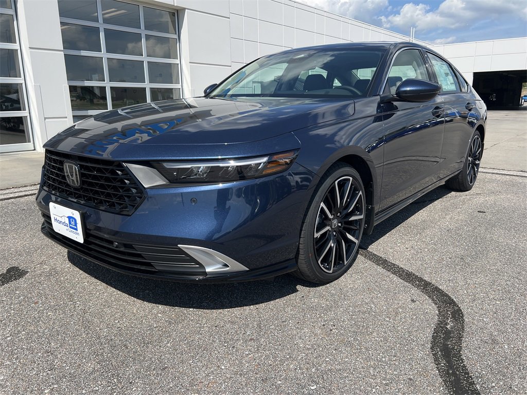 New 2025 Honda Accord Touring image 9