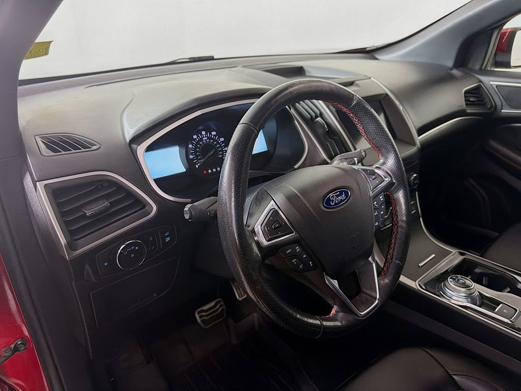 Used 2020 Ford Edge ST-Line w/ Cold Weather Package AWD/4WD image 10