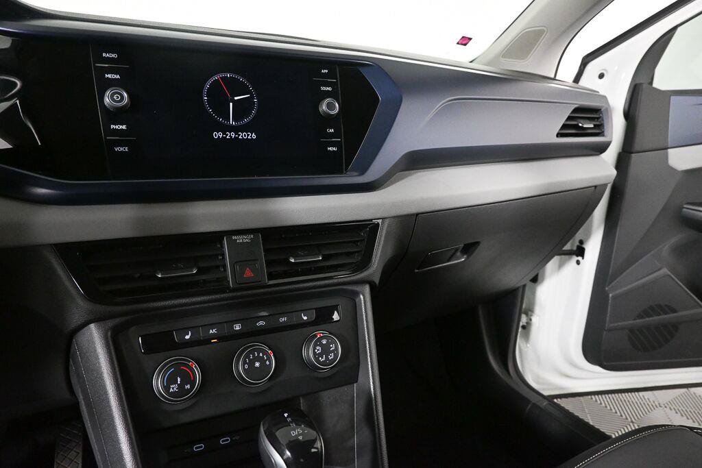 Used 2022 Volkswagen Taos SE FWD image 12
