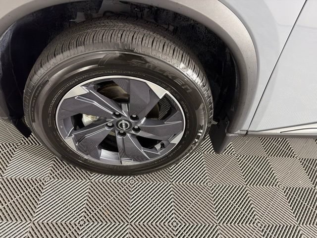 Certified 2026 Nissan Rogue SV FWD image 24